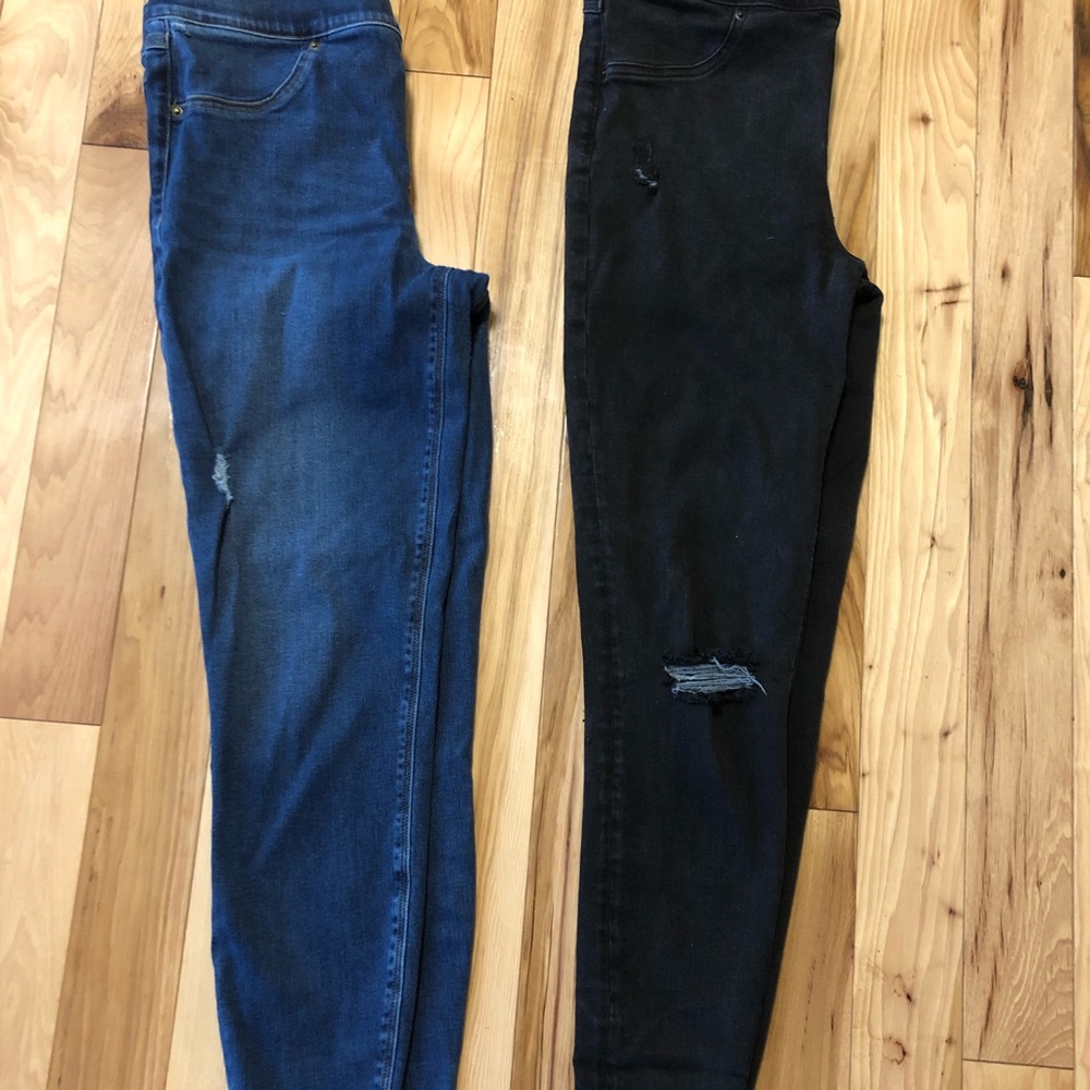 2 pairs of Spanx Skinny Jeans